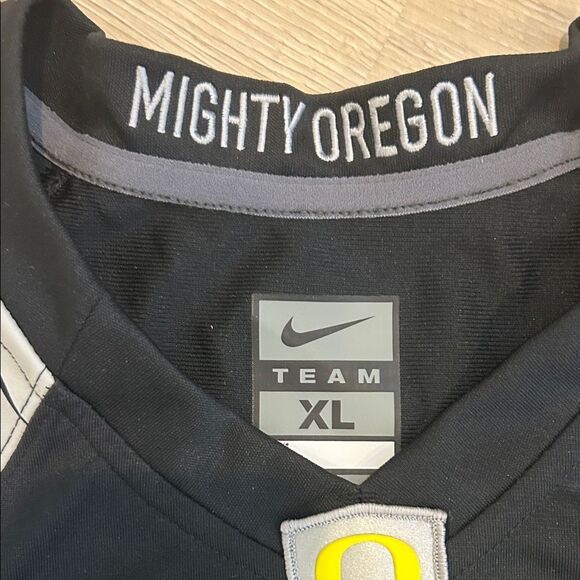 Nike Men's Black and Gray University of Oregon Ducks Jersey, Size XL - Picture 2 of 4